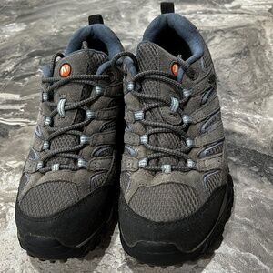 Columbia Moab 2 waterproof hiking shoes womens 9.5